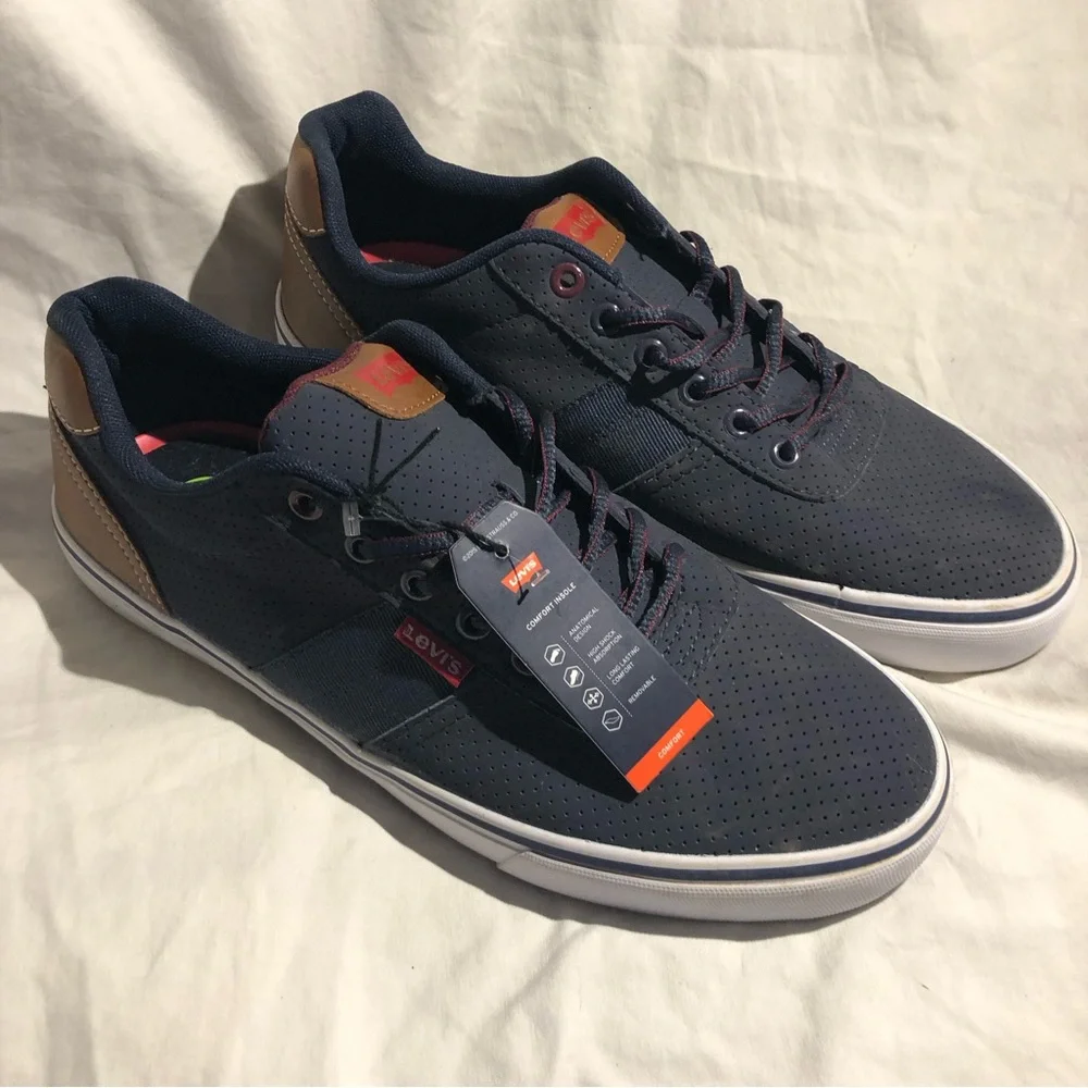 Levi Miles Sneakers Navy Blue Size 9.5 Mens NWT Flat Shoes - Picture 1 of 5